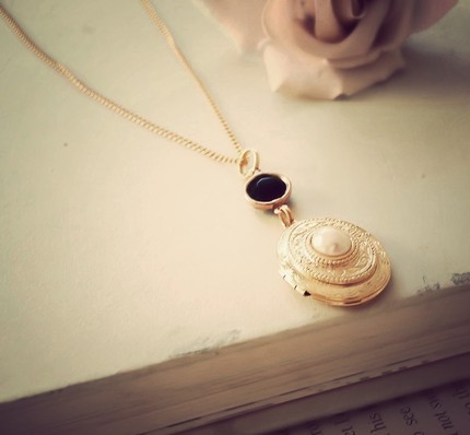 locket1